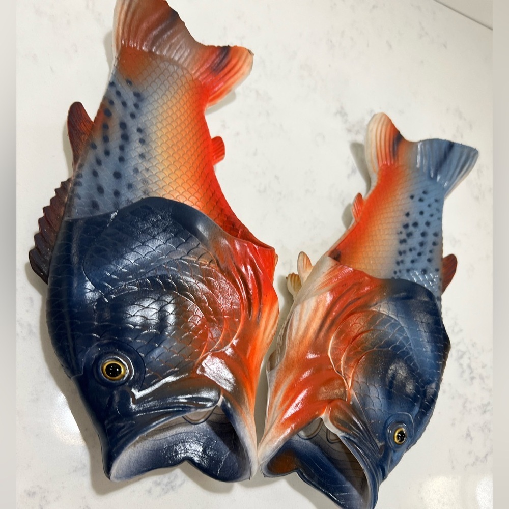 Men's Fish-Shaped Sandals - Red and Blue - Picture 2 of 7